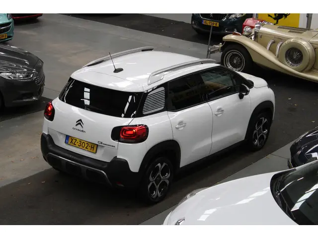 Citroën C3 Aircross 1.2 PureTech S&S Shine 2019 Benzine 32