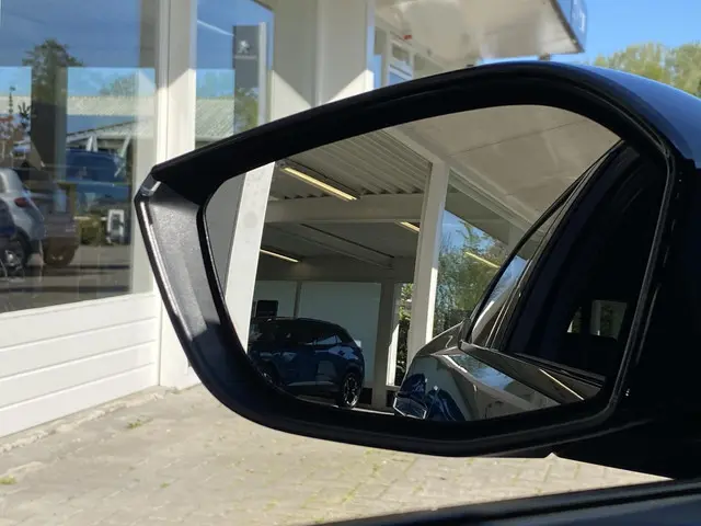 Peugeot 408 1.6 Hybrid GT 2023 Hybride Benzine 25