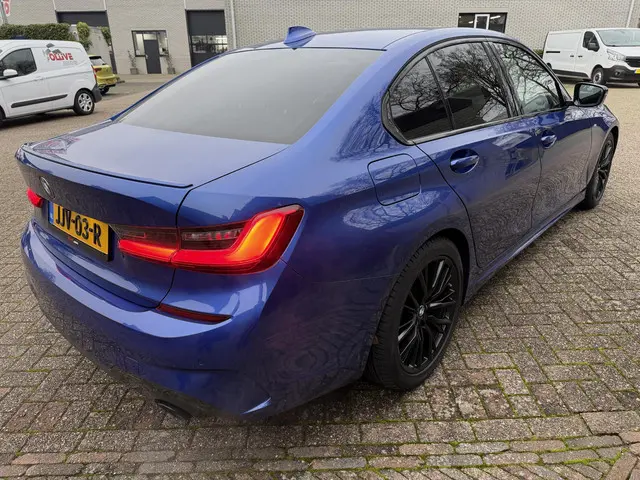 BMW 3 Serie 318i M Sportpakket 2021 Benzine 23