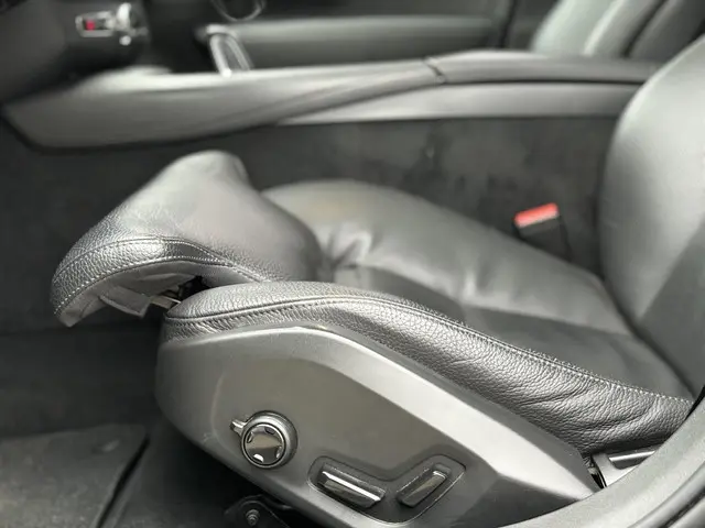 Volvo V90 Cross Country 2.0 B5 AWD Pro 2021 Benzine 34