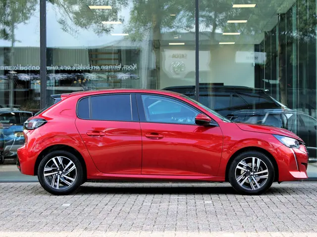 Peugeot 208 1.2 PureTech Allure 2021 Benzine 7