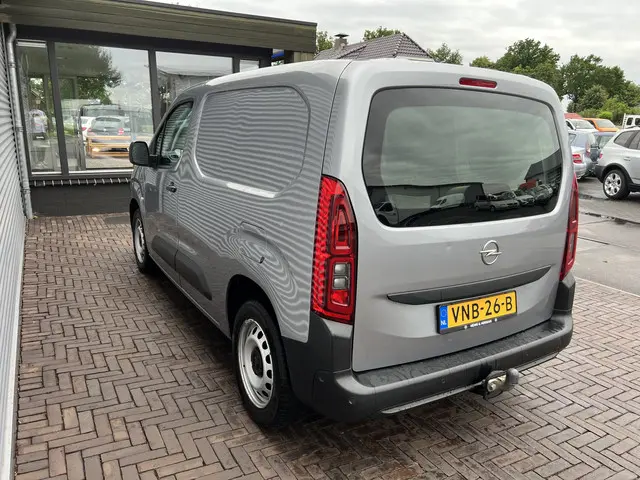 Opel Combo 1.5D L1H1 Edition 2021 Diesel 10