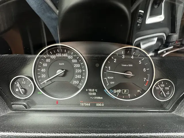 BMW 3 Serie Gran Turismo 320i Luxury Line 2013 Benzine 11