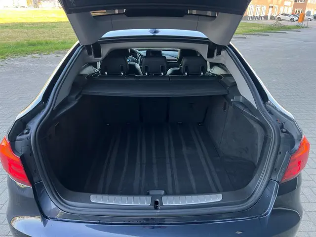 BMW 3 Serie Gran Turismo 320i High Executive 2014 Benzine 24