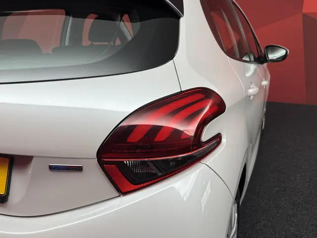 Peugeot 208 1.2 PureTech Blue Lion 2017 Benzine 23