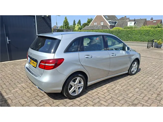 Mercedes-Benz B-Klasse 180 2015 Benzine 4