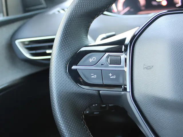 Peugeot 5008 1.2 Hybrid GT 2024 Benzine 19