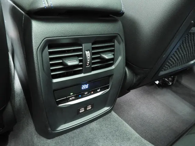 BMW 3 Serie Touring 330i xDrive 2022 Benzine 18
