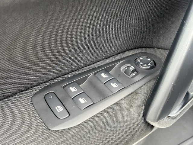 Peugeot 308 PureTech 110 Blue Lion 2017 Benzine 24