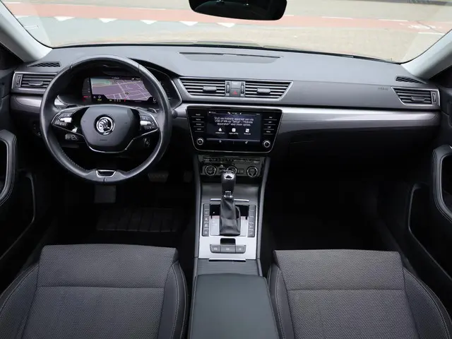 Škoda Superb Combi iV 1.4 TSI PHEV 2021 Hybride Benzine 9