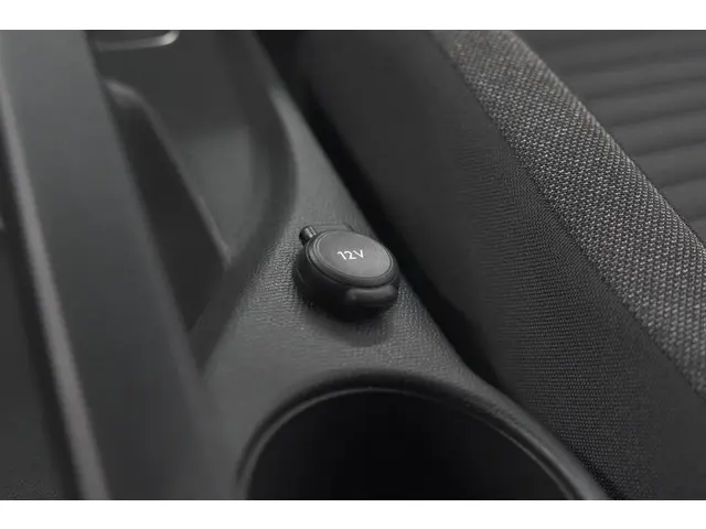 Peugeot 2008 PureTech 130 Active 2023 Benzine 38