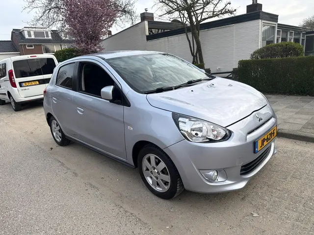 Mitsubishi Space Star 1.0 Bright 2016 Benzine 3