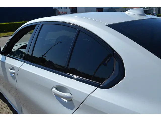 BMW 3 Serie 2.0 260 pk M-Sport Edition / 19"M / 2020 Benzine 16