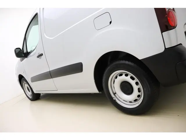 Peugeot Partner 120 1.6 BlueHDi 100 L1 Pro 2018 Diesel 16