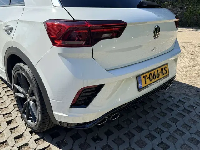 Volkswagen T-Roc 2.0 TSI 4Motion R 2021 Benzine 21