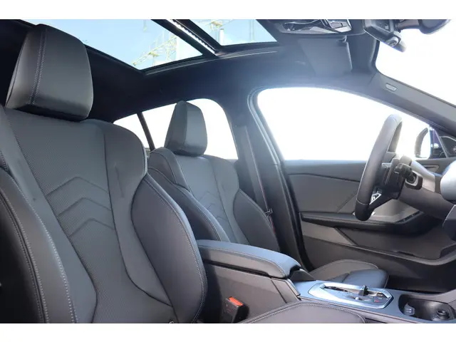 BMW 1 Serie 120 M Sport Design Edition 2025 Benzine 11