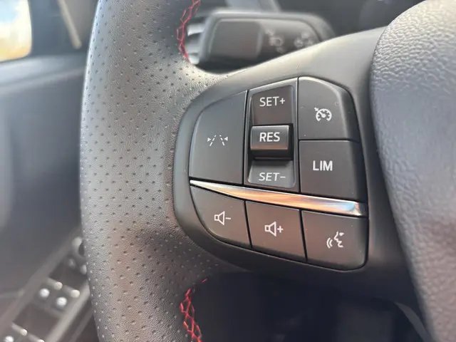 Ford Kuga 2.5 FHEV ST-Line 2025 Hybride Benzine 14