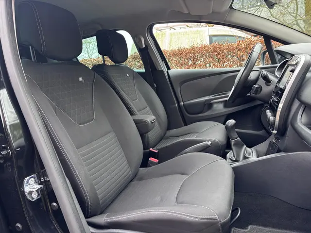 Renault Clio 0.9 TCe Eco2 Limited 2016 Benzine 16