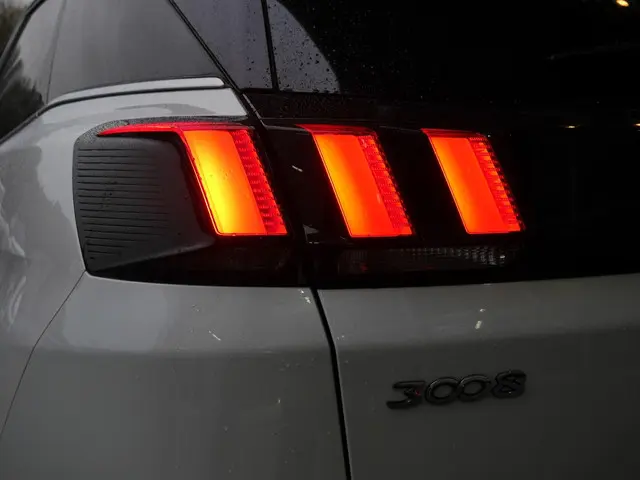 Peugeot 3008 1.2 PureTech GT Line 2017 Benzine 39