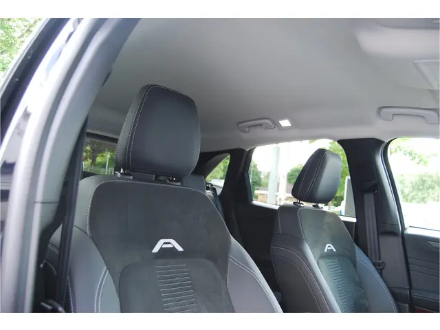 Ford Kuga 2.5 PHEV 243 PK Active X 2024 Hybride Benzine 36