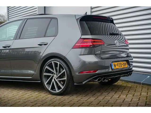 Volkswagen Golf 2.0 TSI 4Motion R 2017 Benzine 30