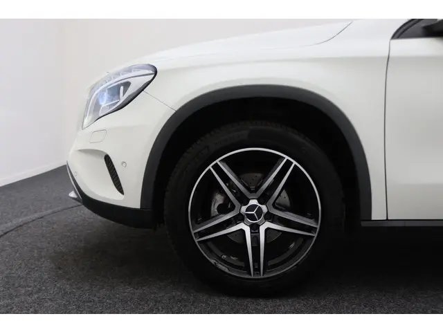 Mercedes-Benz GLA 180 Ambition Automaat 2015 Benzine 23