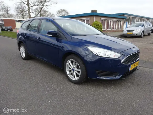 Ford Focus Wagon 1.0 Trend 2017 Benzine 6