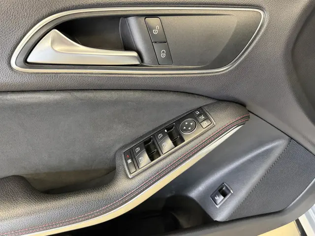 Mercedes-Benz CLA AMG 45 4MATIC Edition 1 2014 Benzine 12