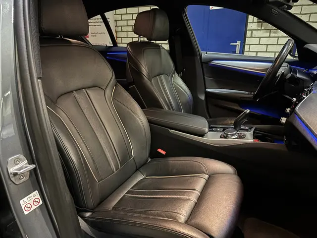 BMW 5 Serie 520i High Executive M-pakket 2018 Benzine 16