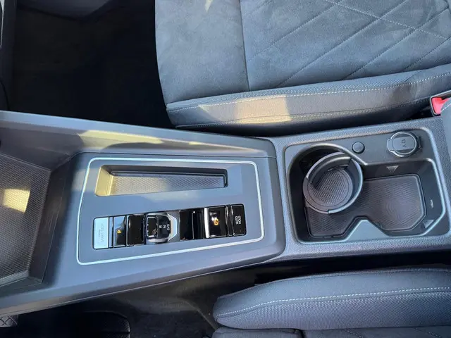 Volkswagen Golf 1.5 eTSI Style 2022 Benzine 34