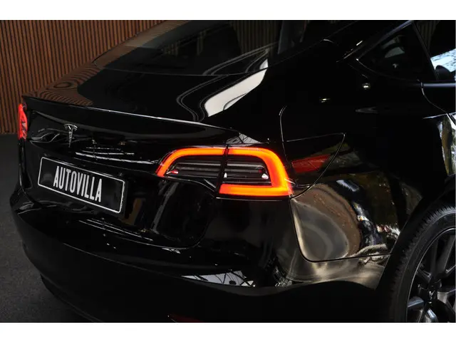 Tesla Model 3 RWD 2023 Elektrisch 29