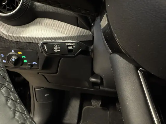 Audi Q2 30 TFSI Advanced edition 2022 Benzine 12