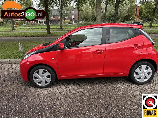 Toyota Aygo 1.0 VVT-i x-play 2017 Benzine 3