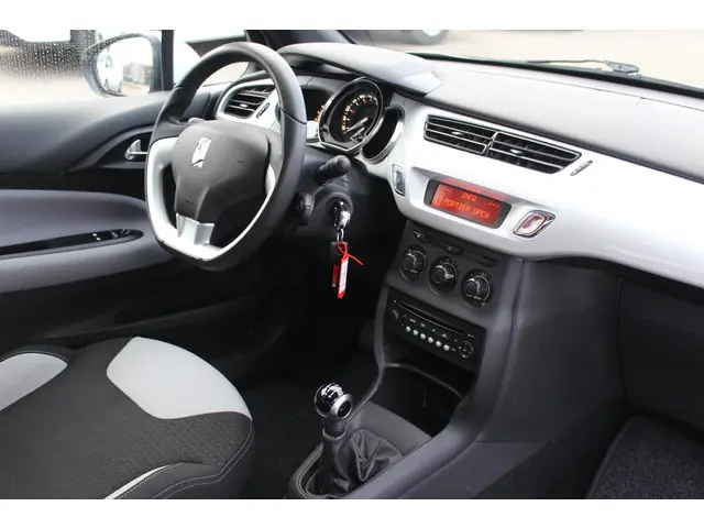 Citroën DS3 1.2 VTi Chic 2013 Benzine 4