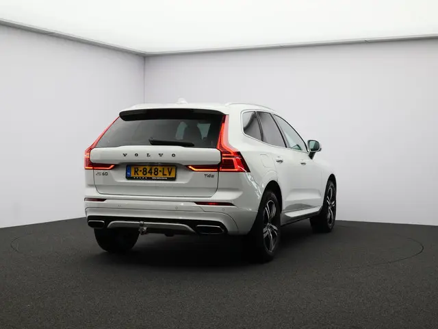 Volvo XC60 2.0 T4 R-Design 2019 Benzine 24