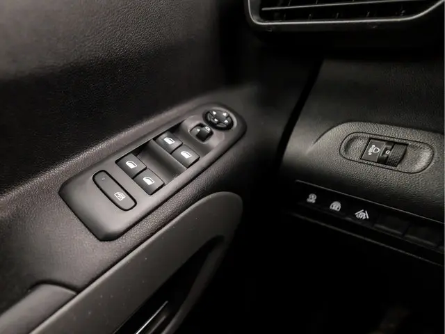 Citroën Berlingo 1.2 PureTech Shine 2018 Benzine 24