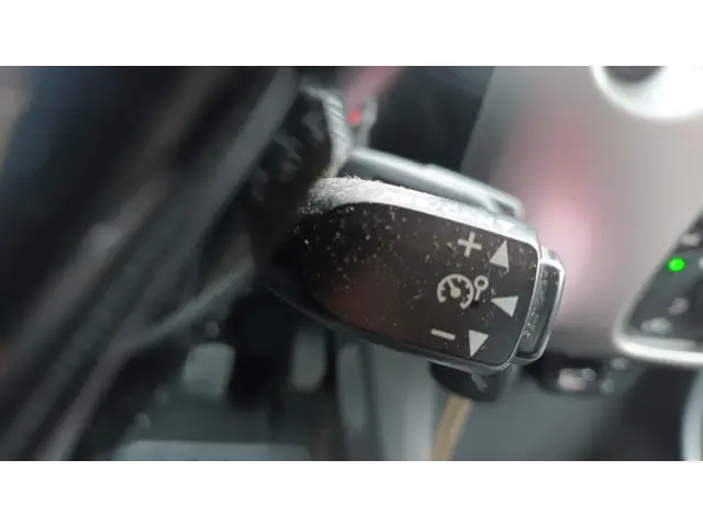 Peugeot 108 1.2 VTi Airco / Cruise control 2014 Benzine 17