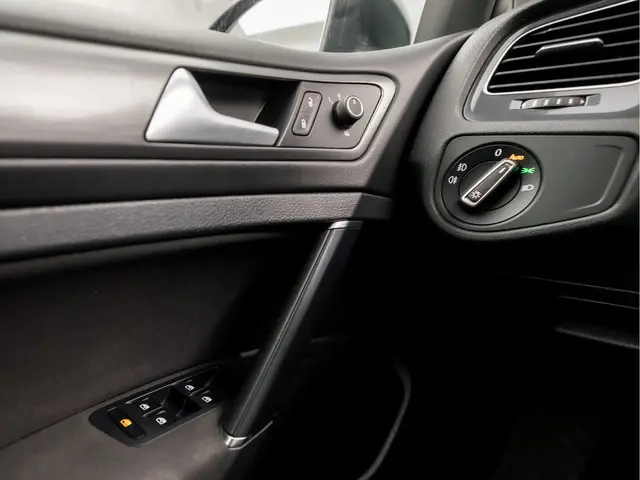 Volkswagen Golf 1.4 TSI Highline R Sport 2017 Benzine 24