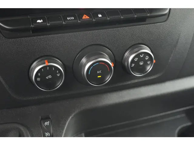 Renault Master T35 2.3 dCi 135 L2H2 Comfort 2022 Diesel 48