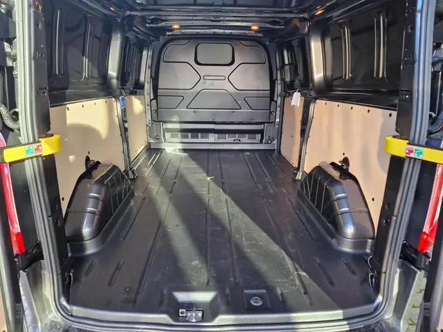 Ford Transit Custom 300 2.0 TDCI L2H1 Trend 2023 Diesel 6