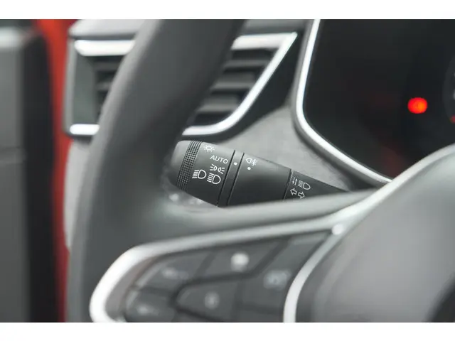 Renault Clio TCe 90 GPF techno 2024 Benzine 33