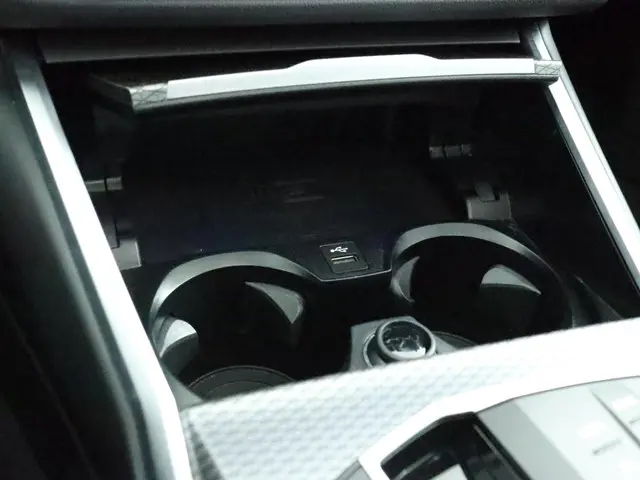 BMW 3 Serie Touring 318i 2025 Benzine 64