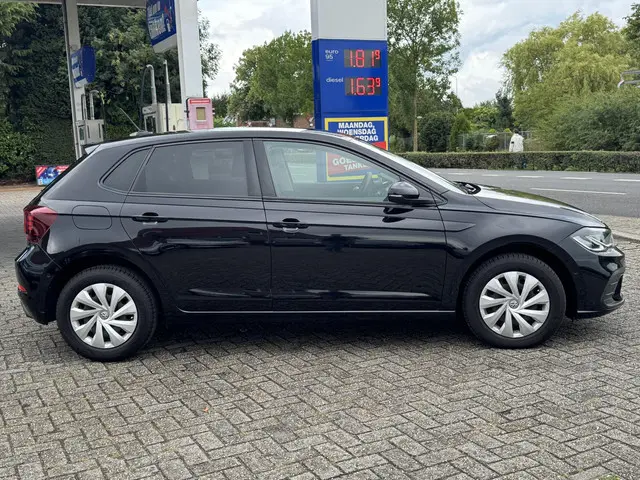 Volkswagen Polo 1.0 TSI Life Business 2023 Benzine 8