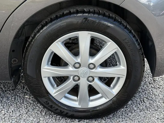 Toyota Yaris 1.3 VVT-i Dynamic 2013 Benzine 25