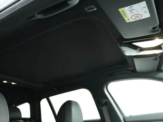 BMW 3 Serie Touring 318i 2025 Benzine 73