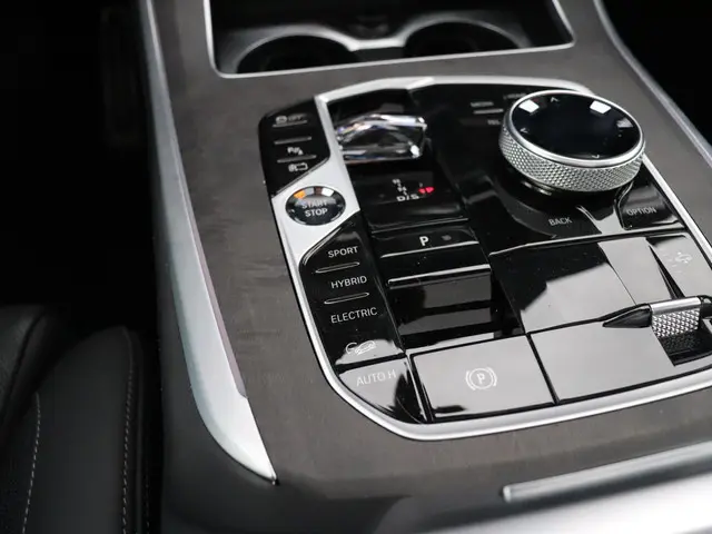 BMW X5 xDrive50e Launch Edition 2024 Hybride Benzine 32