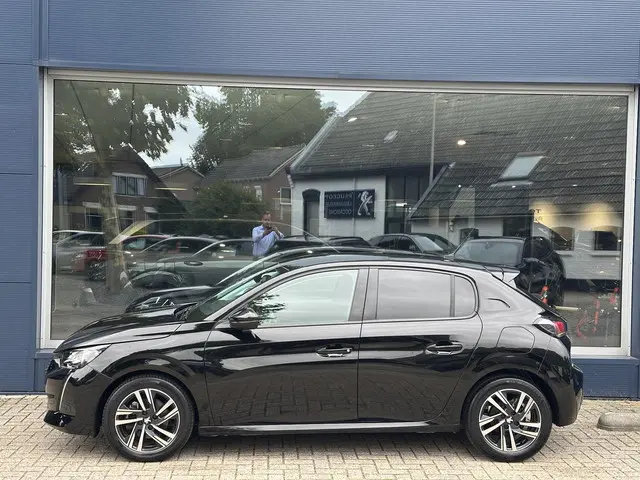 Peugeot 208 1.2 Turbo 100 PK Allure 2023 Benzine 3