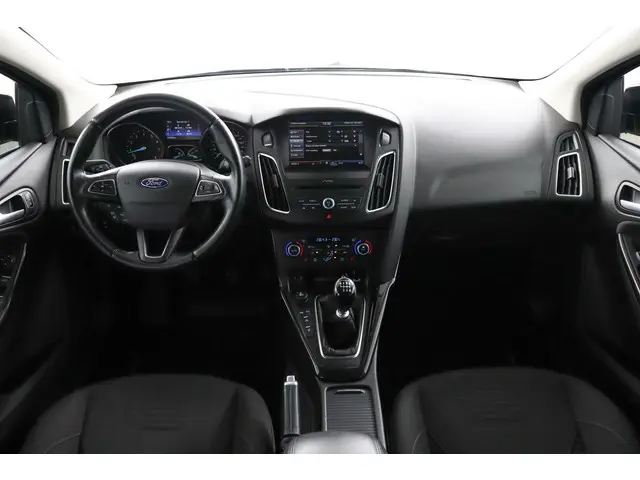 Ford Focus Wagon 1.5 Titanium Edition 2015 Benzine 12