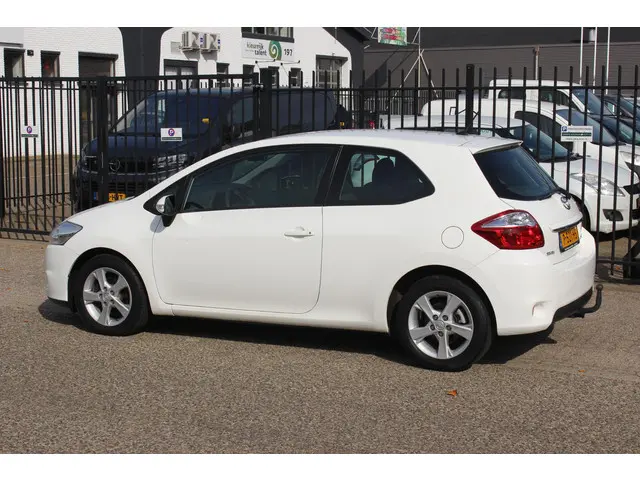 Toyota Auris 2