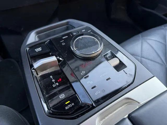 BMW iX xDrive50 High Executive 112 kWh 2022 Elektrisch 17